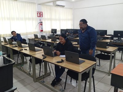 Avance Educativo en Campus VII Pichucalco: Clases de Inglés en Línea con Nuevas Tecnologías