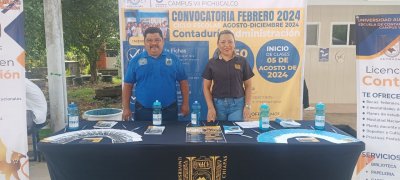 Personal Administrativo de la Escuela de Contaduría y Administración Promociona Oferta Educativa en Feria Profesiográfica