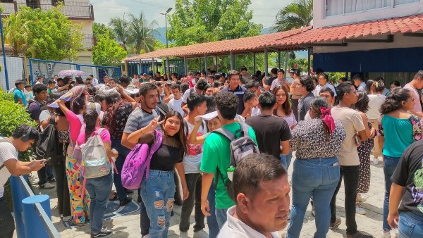 Reacción inmediata ante sismo real en la Escuela de Contaduría y Administración Campus VII Pichucalco