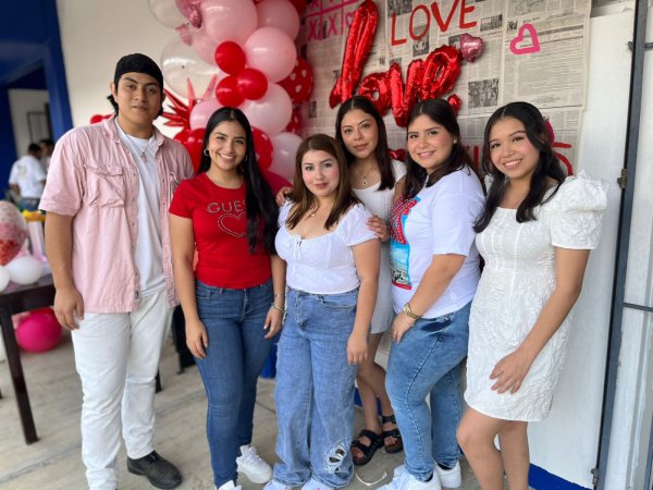 Comunidad Universitaria del Campus VII celebra con alegría la “Kermés Universitaria” por el Día del Amor y la Amistad