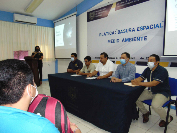 Estudiantes de esta Escuela Reciben la Plática “Basura Espacial”