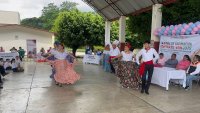 Ballet Folclórico de la UNACH participa en campaña de vacunación en Pichucalco