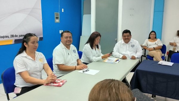 Reunión de Trabajo Presidida por el Director de la Escuela de Contaduría y Administración Campus VII Pichucalco