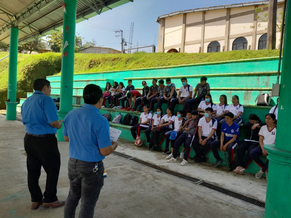 Personal Administrativo del Campus VII Pichucalco, realiza Recorrido en Municipios Vecinos, con el objetivo de Promocionar la Escuela