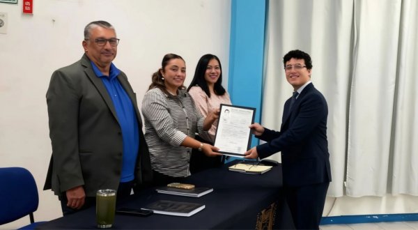 ECA Campus VII reconoce el logro académico de un nuevo Licenciado en Administración