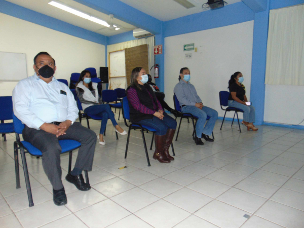 Participan Docentes y Estudiantes en Convención Bancaria 85